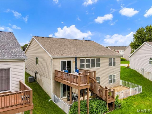 11 Lambeth Lane, Dardenne Prairie, MO 63368