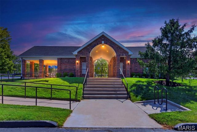 11 Lambeth Lane, Dardenne Prairie, MO 63368