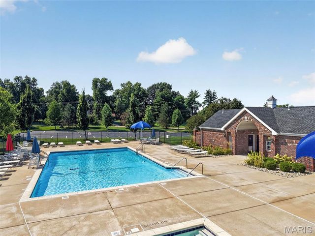 11 Lambeth Lane, Dardenne Prairie, MO 63368