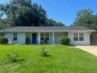 152 Lafayette Circle, Ocean Springs, MS 39564