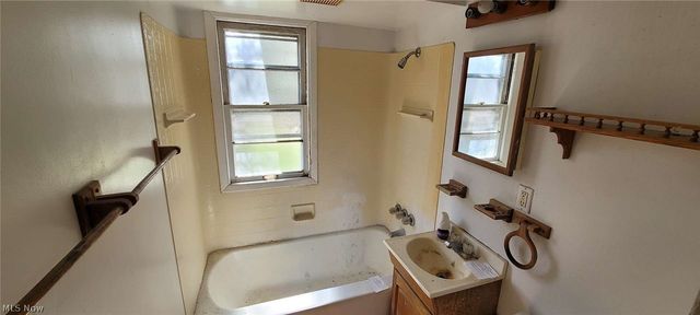 21250 Wilmore Avenue, Euclid, OH 44123