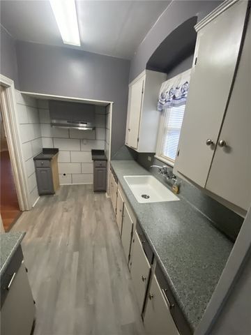 323 W 4th St, Alice, TX 78332