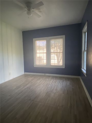 323 W 4th St, Alice, TX 78332