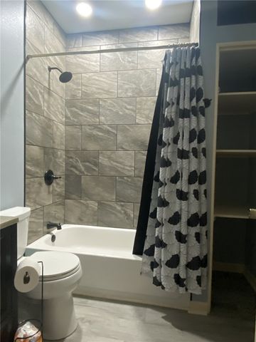 323 W 4th St, Alice, TX 78332