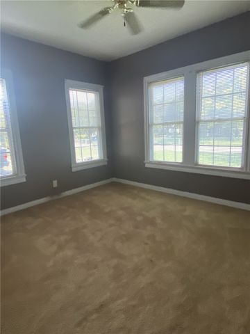 323 W 4th St, Alice, TX 78332