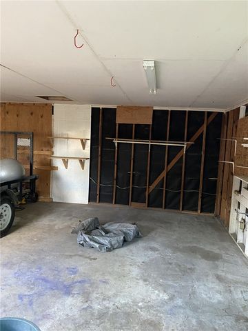 323 W 4th St, Alice, TX 78332