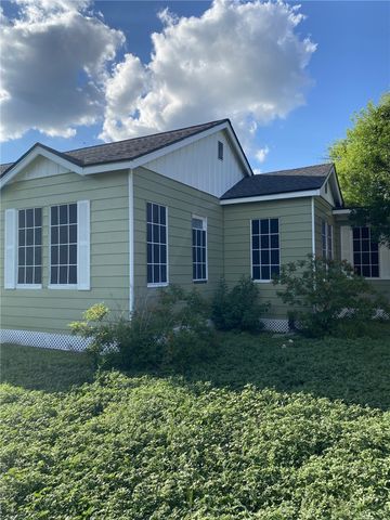 323 W 4th St, Alice, TX 78332