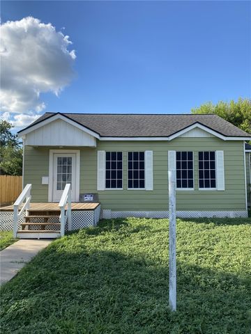 323 W 4th St, Alice, TX 78332