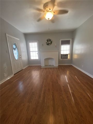 323 W 4th St, Alice, TX 78332