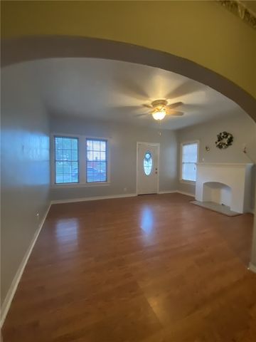 323 W 4th St, Alice, TX 78332