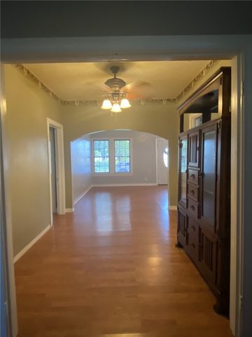 323 W 4th St, Alice, TX 78332