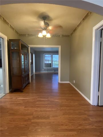 323 W 4th St, Alice, TX 78332