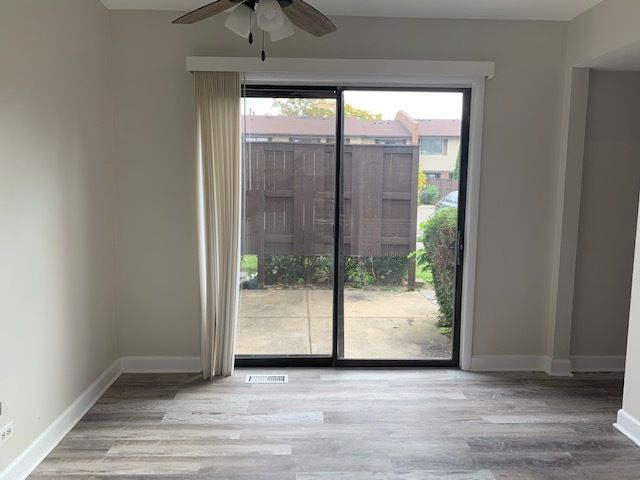 3 Tower Court 8, Downers Grove, IL 60516
