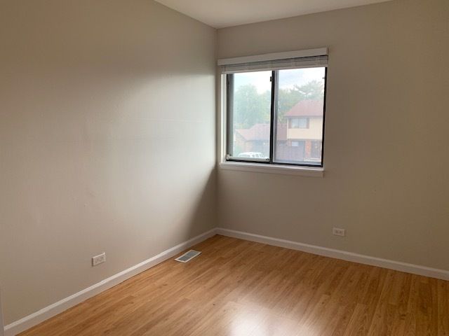 3 Tower Court 8, Downers Grove, IL 60516