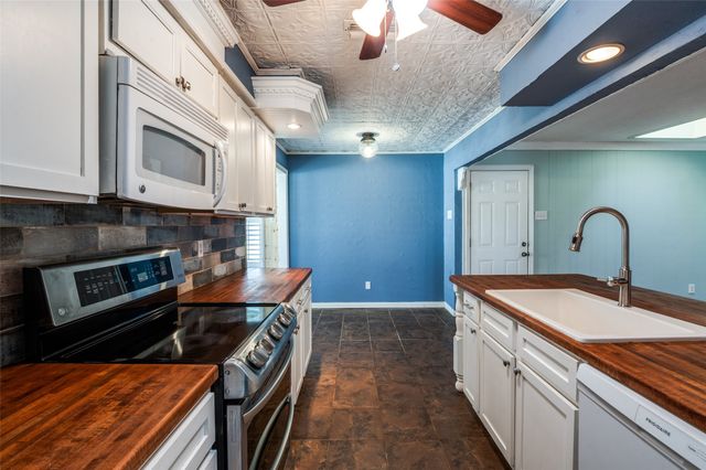 2508 Canterbury Drive, Carrollton, TX 75006