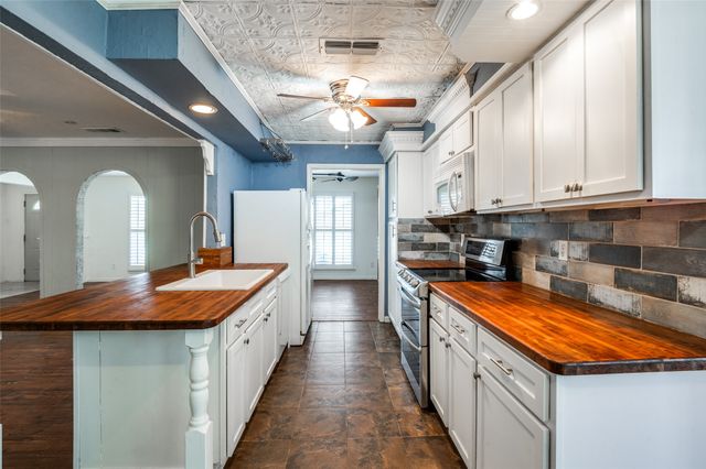 2508 Canterbury Drive, Carrollton, TX 75006