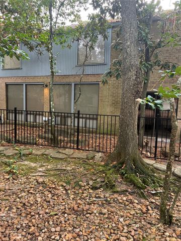 9043 Briar Forest Drive, Houston, TX 77024