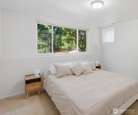 11308 SE 71st Place, Newcastle, WA 98056