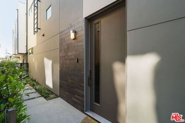 1752 Stoner Avenue, Los Angeles, CA 90025
