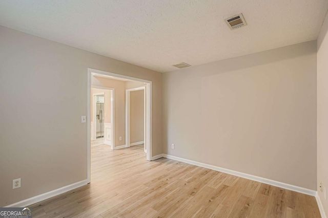 1570 TWIN BRIDGE Lane, Lawrenceville, GA 30043