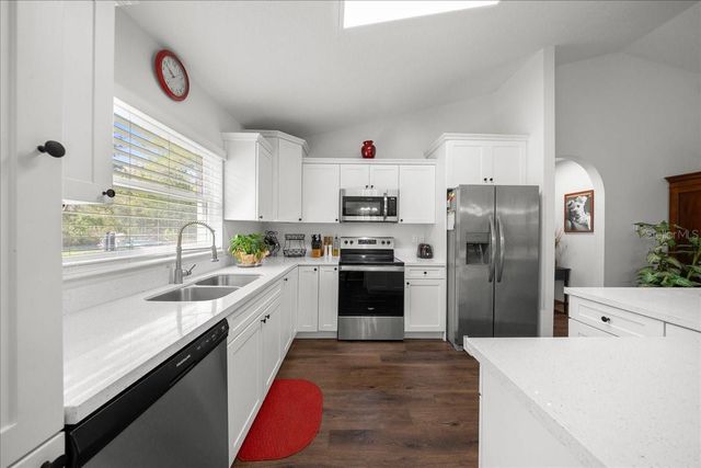 8 GUAVA PASS TRAIL, Ocklawaha, FL 32179