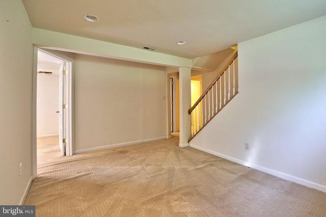 900 WALKER RD, Great Falls, VA 22066