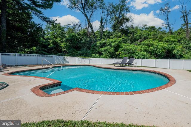 5557 LEVERING AVE, Elkridge, MD 21075