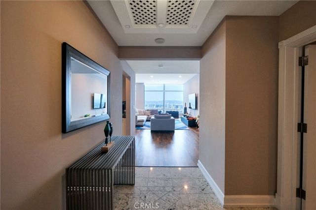 900 W Olympic Boulevard 45F, Los Angeles, CA 90015
