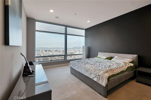 900 W Olympic Boulevard 45F, Los Angeles, CA 90015