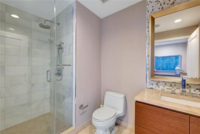 900 W Olympic Boulevard 45F, Los Angeles, CA 90015