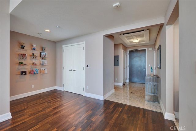 900 W Olympic Boulevard 45F, Los Angeles, CA 90015