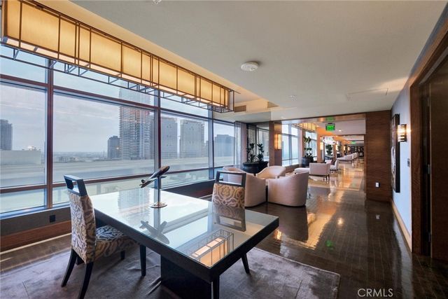 900 W Olympic Boulevard 45F, Los Angeles, CA 90015