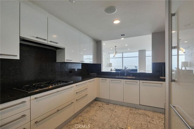 900 W Olympic Boulevard 45F, Los Angeles, CA 90015