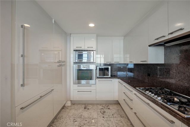 900 W Olympic Boulevard 45F, Los Angeles, CA 90015