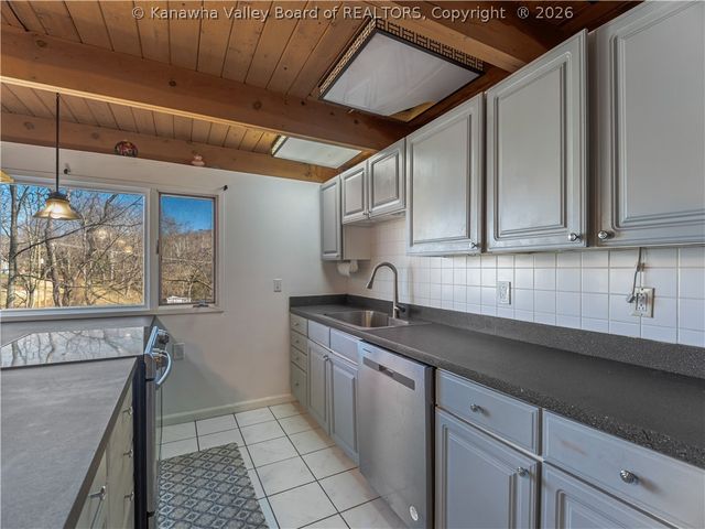 14 Meadowood Estates, Scott Depot, WV 25560