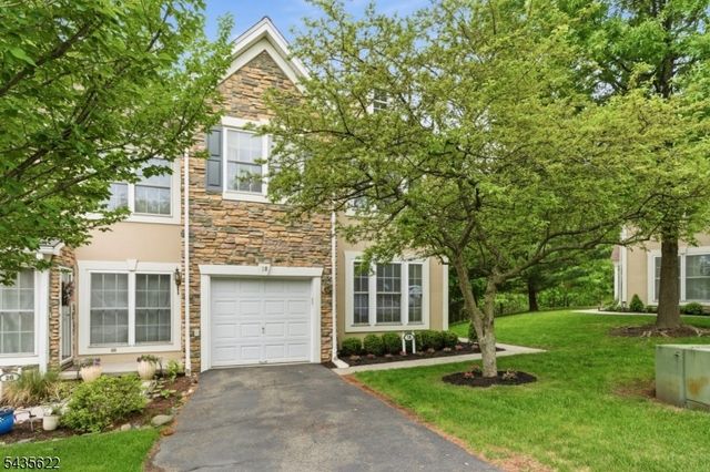 18 Birchwood Ln, North Haledon Boro, NJ 07508
