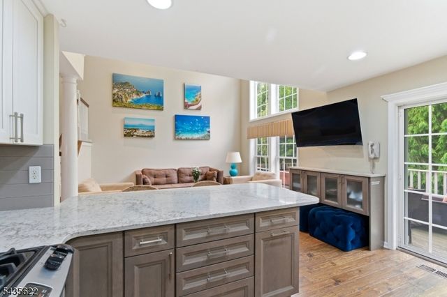 18 Birchwood Ln, North Haledon Boro, NJ 07508