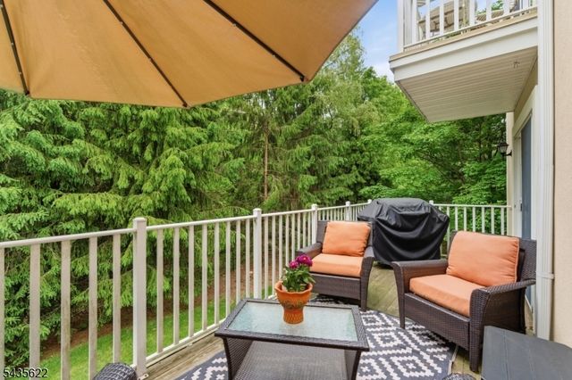 18 Birchwood Ln, North Haledon Boro, NJ 07508