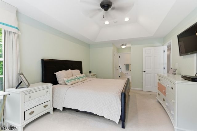 18 Birchwood Ln, North Haledon Boro, NJ 07508