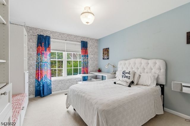 18 Birchwood Ln, North Haledon Boro, NJ 07508