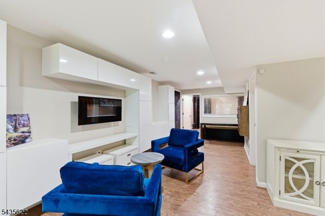 18 Birchwood Ln, North Haledon Boro, NJ 07508
