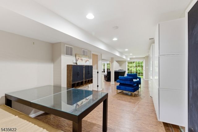 18 Birchwood Ln, North Haledon Boro, NJ 07508