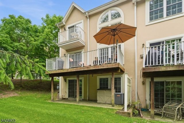 18 Birchwood Ln, North Haledon Boro, NJ 07508