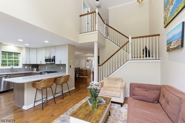 18 Birchwood Ln, North Haledon Boro, NJ 07508
