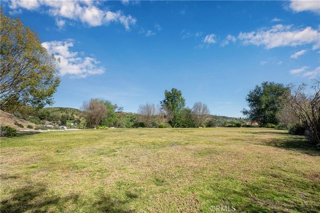 30334 Byfield Road, Castaic, CA 91384