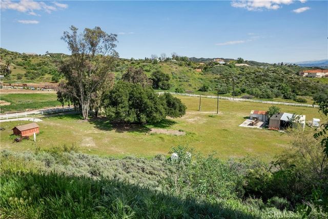 30334 Byfield Road, Castaic, CA 91384