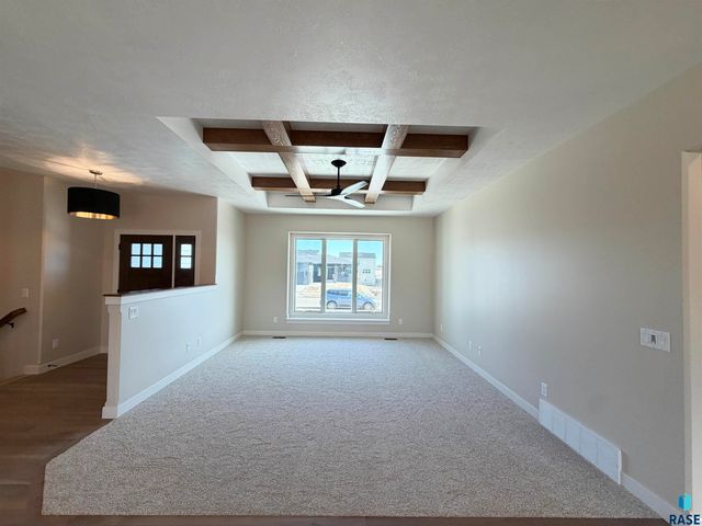 2813 S Dunraven Ave Avenue, Sioux Falls, SD 57110