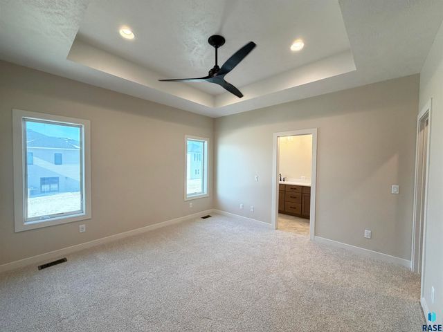 2813 S Dunraven Ave Avenue, Sioux Falls, SD 57110