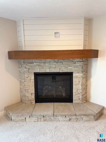 2813 S Dunraven Ave Avenue, Sioux Falls, SD 57110