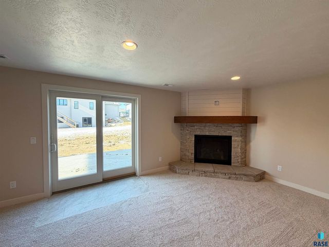 2813 S Dunraven Ave Avenue, Sioux Falls, SD 57110